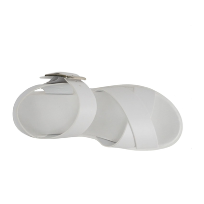 Sandales plateforme blanches à brides croisées et boucle réglable pour femme